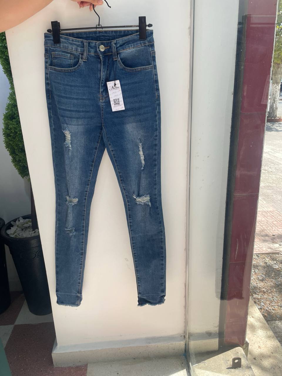 SH26043